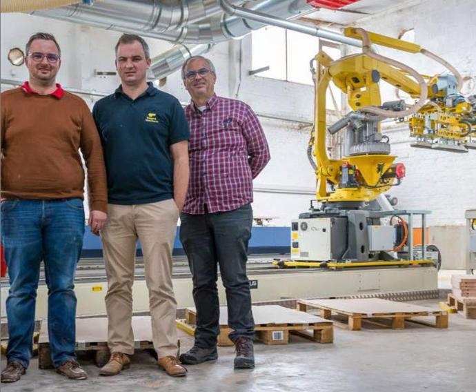 De MKM4 van Verschaeve CNC robot voeding
