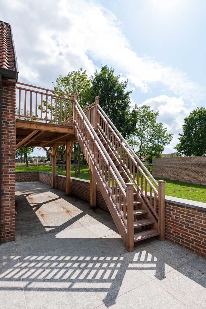 Escalier extérieur rural