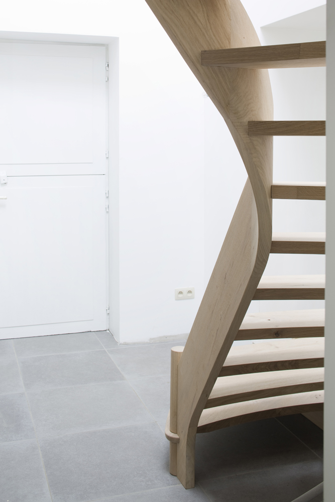 Escalier ouvert en chêne avec quart tournant