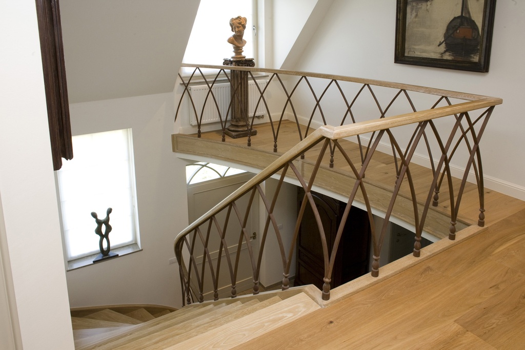 Escalier classique en chêne cérusé