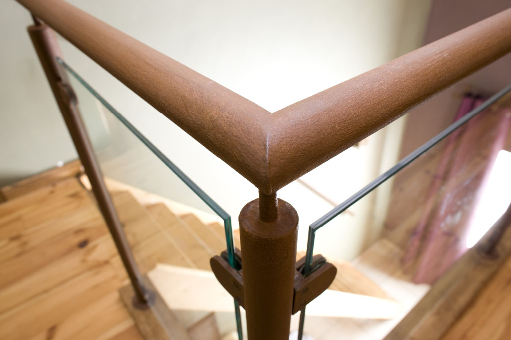 Escalier ouvert standard en pin