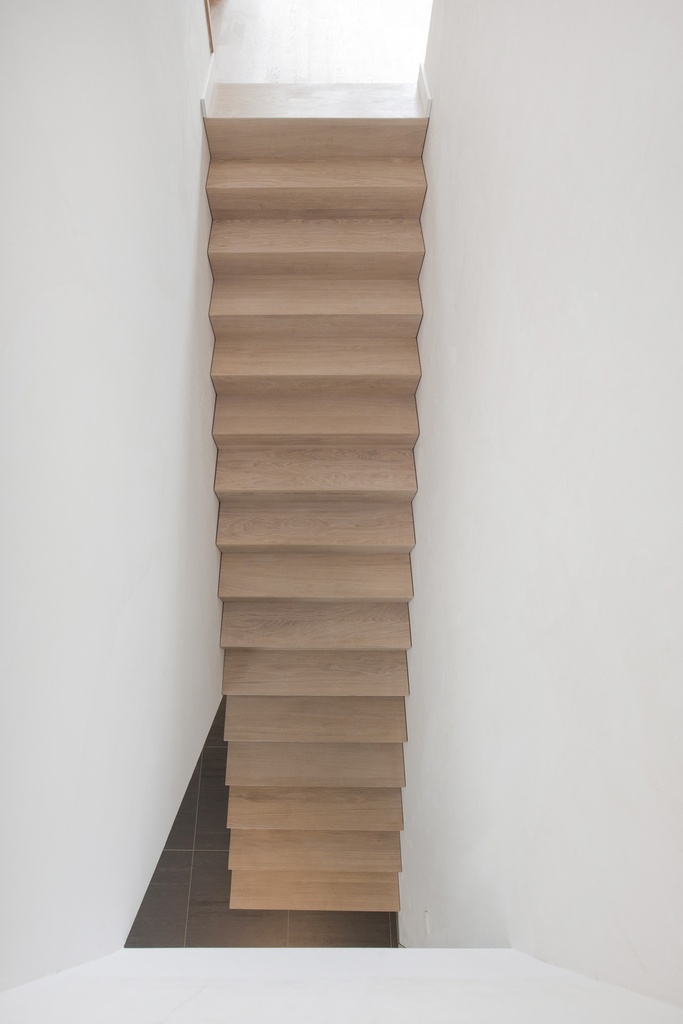 Escalier droit en chêne en forme de Z