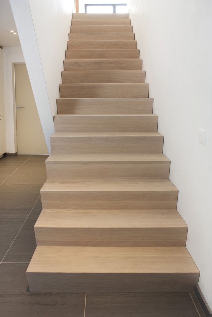 Escalier droit en chêne en forme de Z