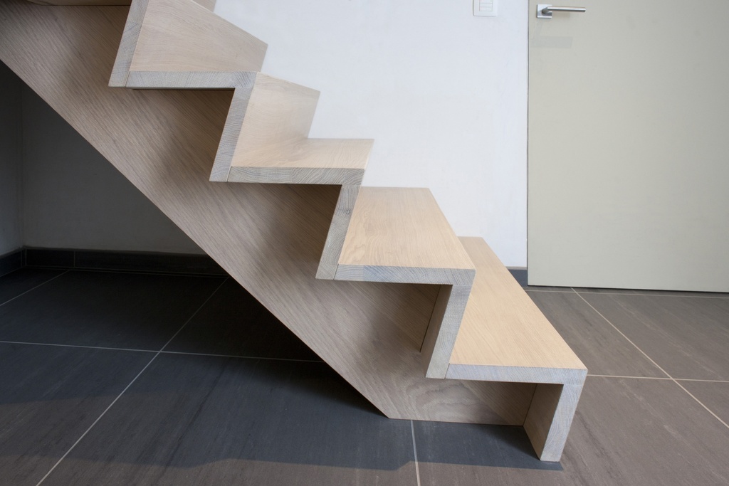 Escalier droit en chêne en forme de Z