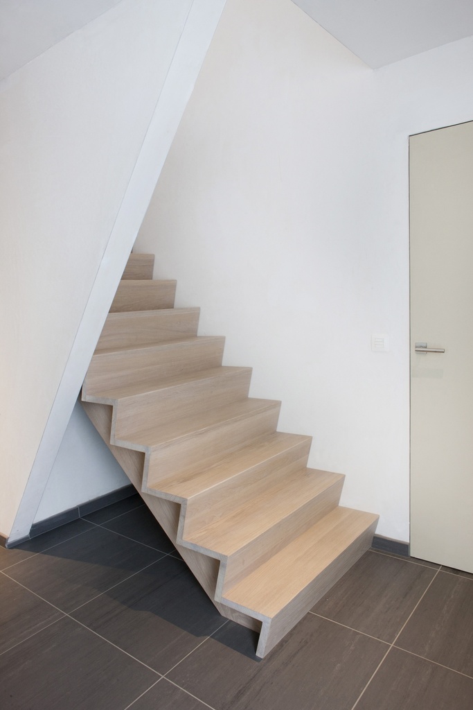 Escalier droit en chêne en forme de Z