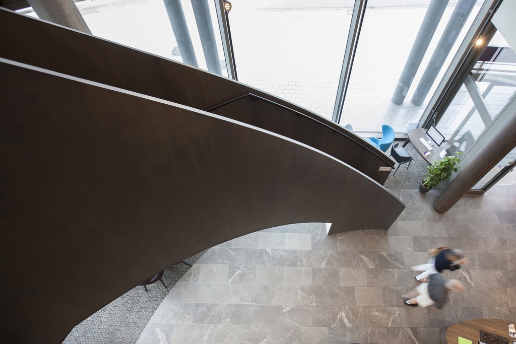 Escalier en colimaçon en chêne | Mercure Blankenberge