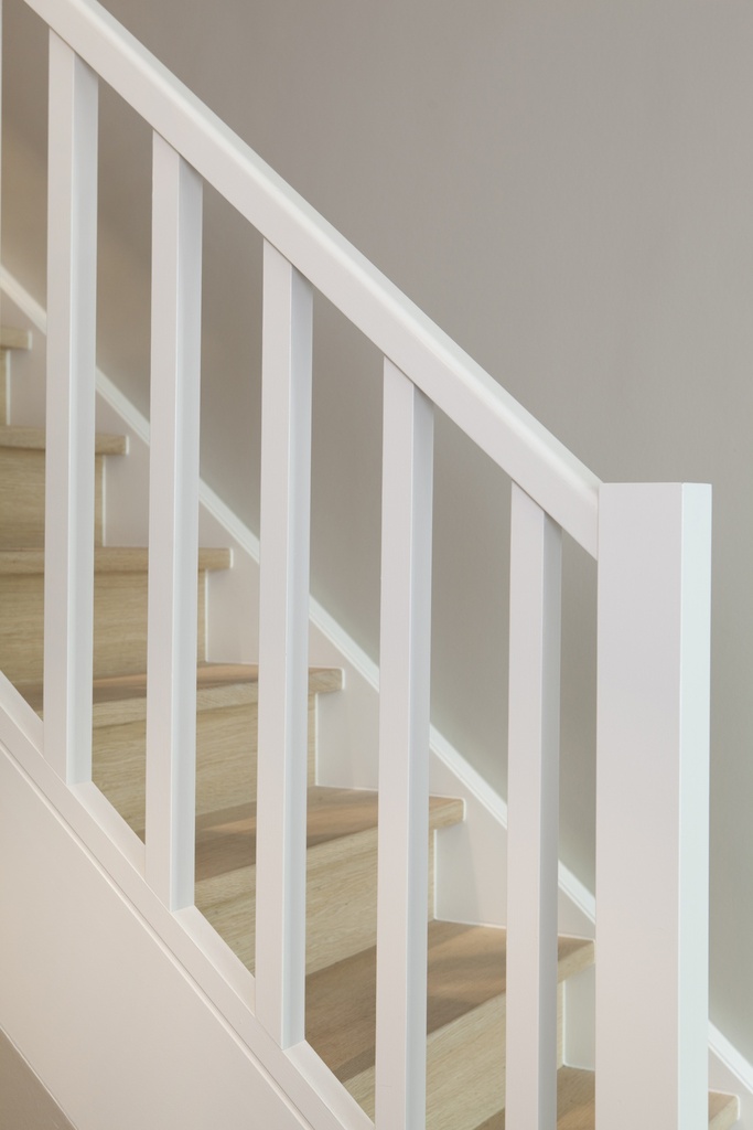 Escalier cottage avec marches en chêne