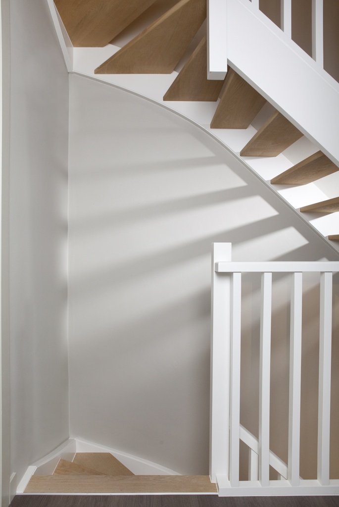 Escalier cottage avec marches en chêne