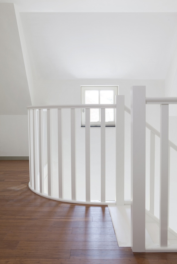 Escalier classique avec palier intermédiaire | peint