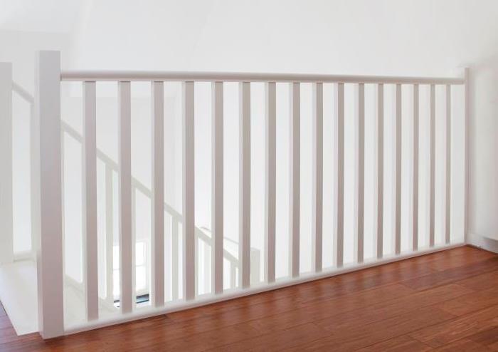 Escalier classique avec palier intermédiaire | peint