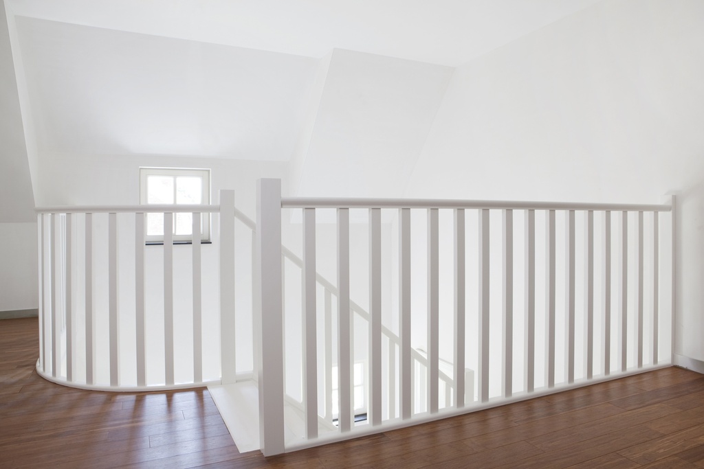 Escalier classique avec palier intermédiaire | peint