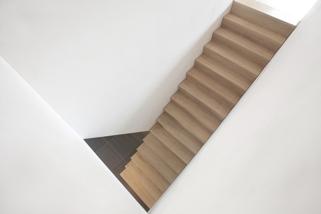 Escalier droit en chêne en forme de Z